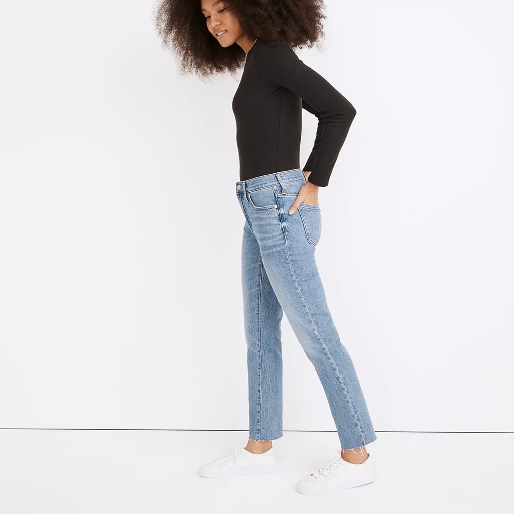 Madewell mid-rise vintage jean size 28T.